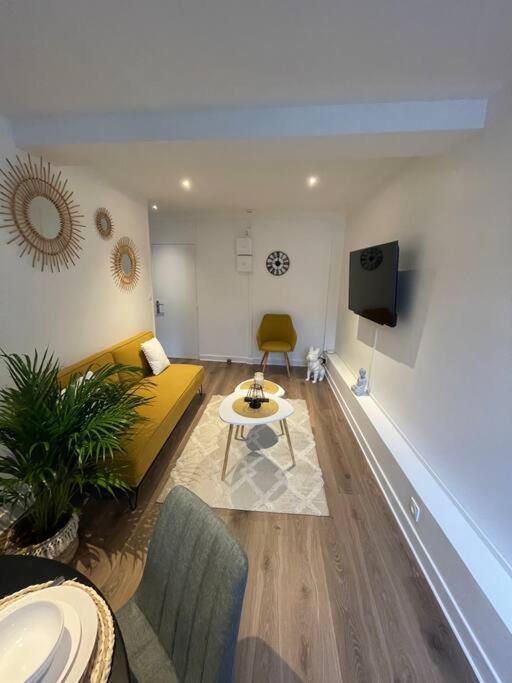 Le Sunny-Hyper Centre -Proche Gare - Paisible -Wifi Hd -Netflix-Ideal Couple Business Et Famille Niort Exterior foto